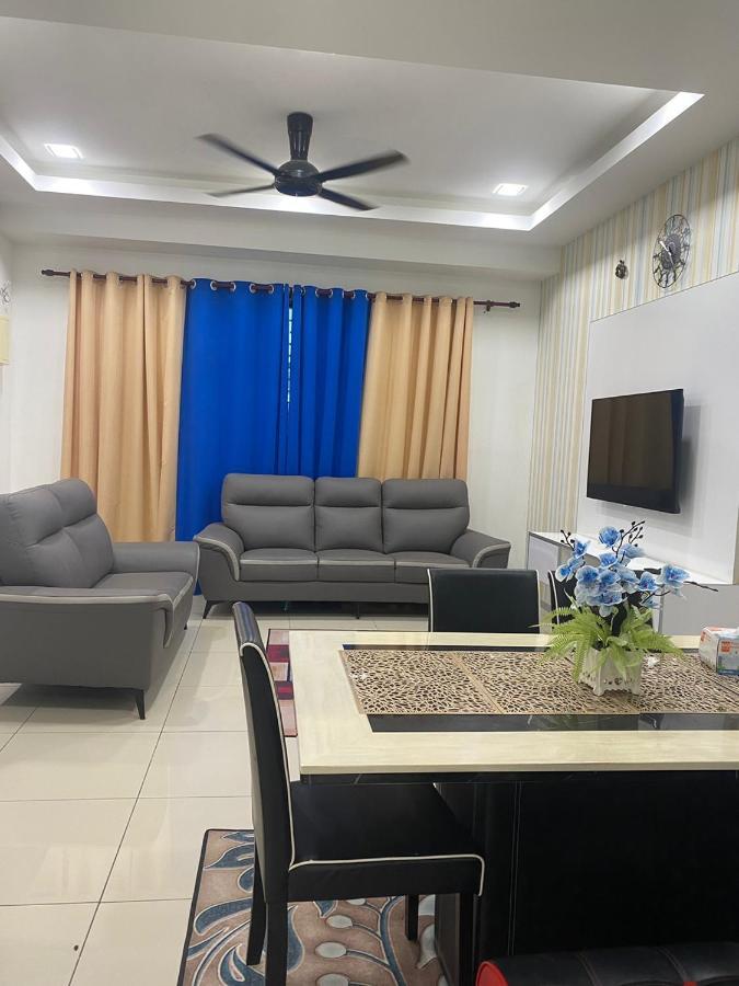 Klia Redza Homestay Kota Warisan Malay Only セパン エクステリア 写真